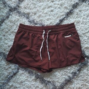 Vuori Clementine 2.5 Inch Athletic Shorts Elastic Waistband Lightweight